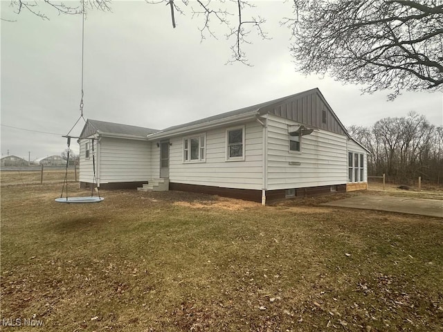 1425 Flint Ridge Rd, Hopewell, OH 43746 - view of home's exterior featuring a yard