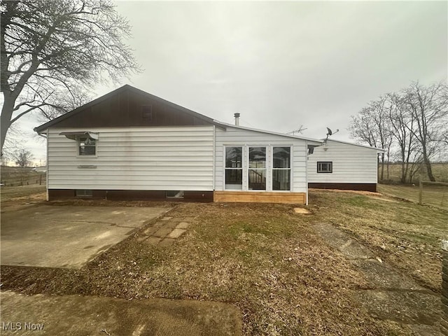 1425 Flint Ridge Rd, Hopewell, OH 43746 - back of house with a patio