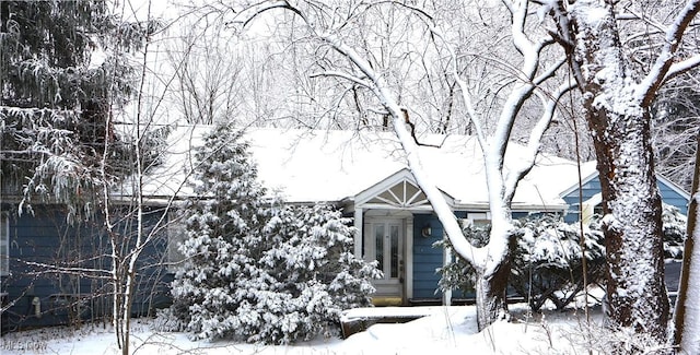 view of front of property