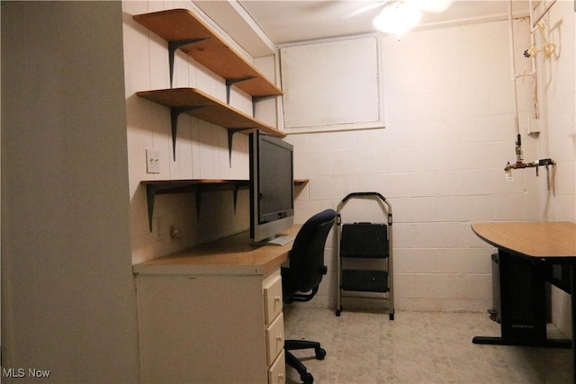 102 Chippewa Dr, Marietta, OH 45750 - unfurnished office with built in desk