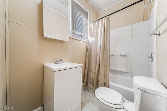 full bathroom featuring shower / tub combo with curtain, vanity, and toilet