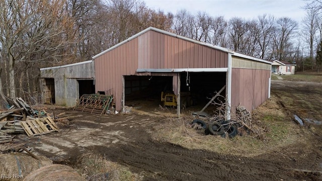 view of outdoor structure featuring an outdoor structure