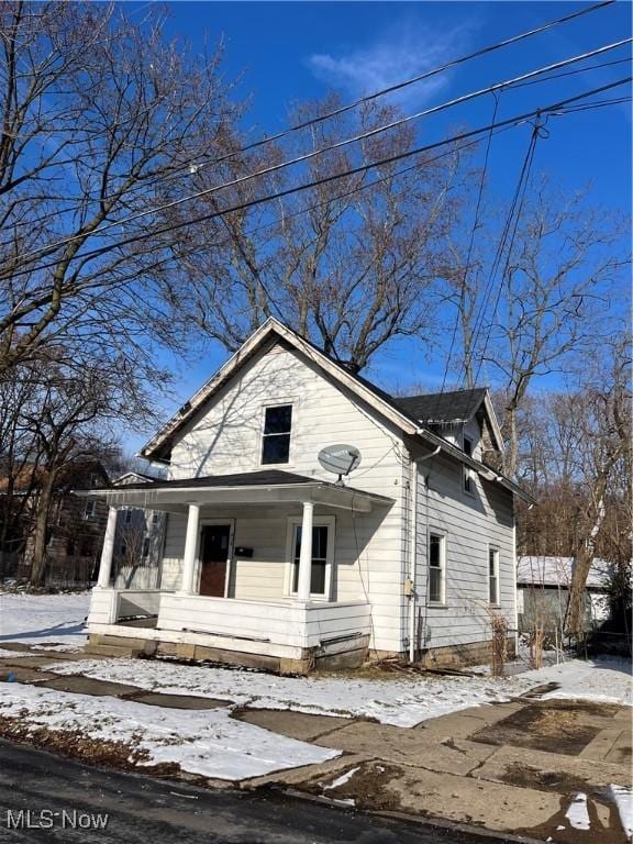 view of front of house featuring covered porch