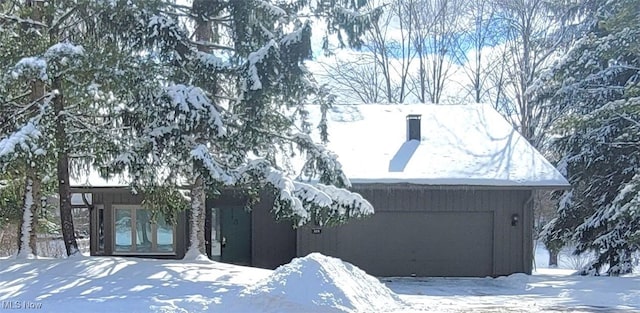 view of front of house with an attached garage