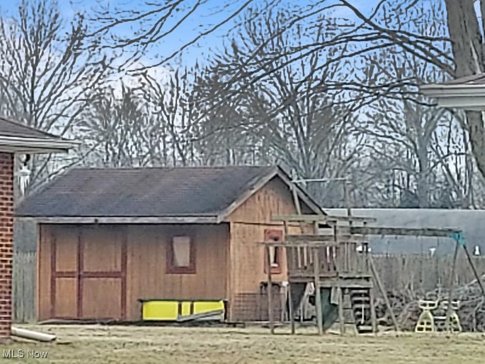 view of outdoor structure