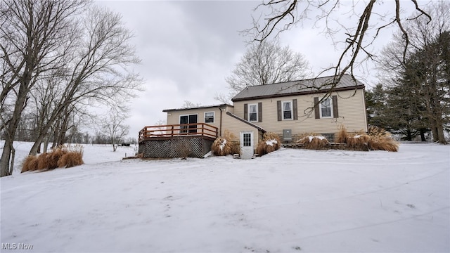 view of front facade featuring a deck