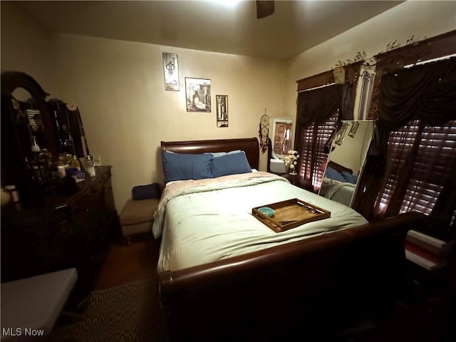 bedroom featuring a ceiling fan