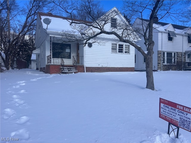 view of front of property