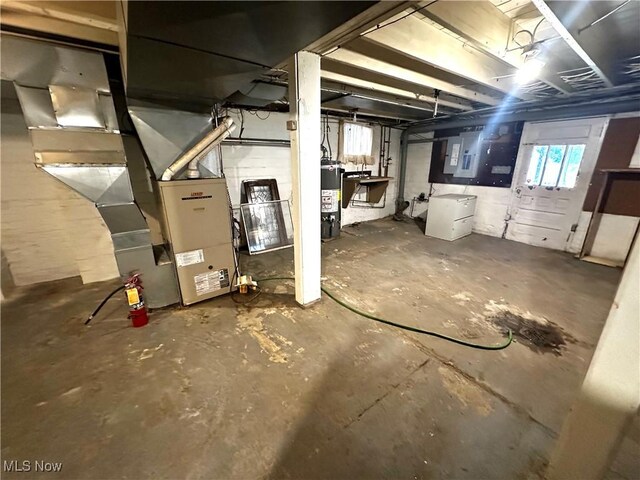 1519 Saint Clair Ave, East Liverpool, OH 43920 - basement with water heater