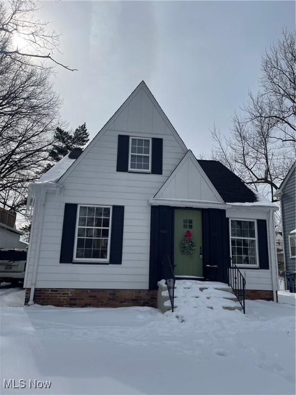 view of front of property featuring board and batten siding