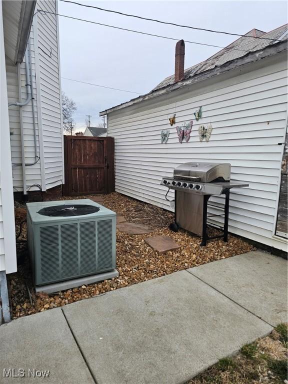 83 S 8th St, Mcconnelsville, OH 43756 - photo 40
