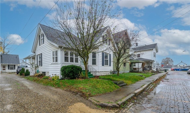 view of front of property