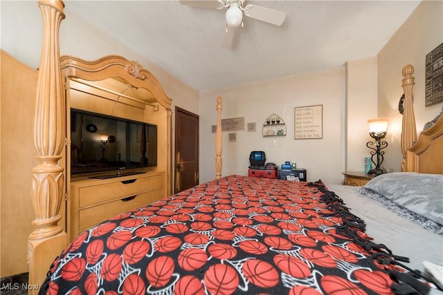 bedroom with a ceiling fan