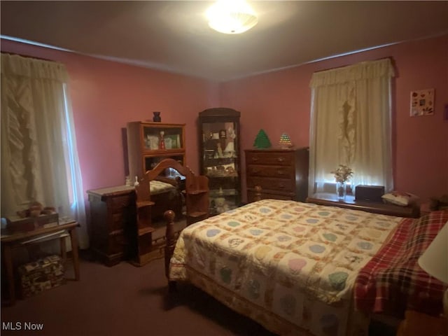 bedroom with carpet flooring