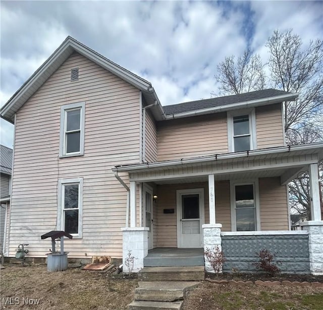 view of front facade featuring a porch