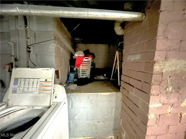 basement with washer / clothes dryer