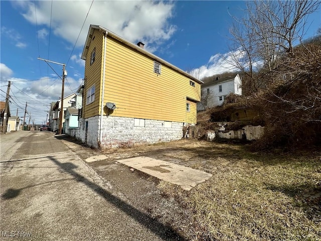 546 Rose St, Follansbee, WV 26037 - view of side of home