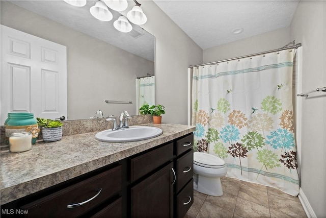 full bath featuring toilet, curtained shower, baseboards, and vanity