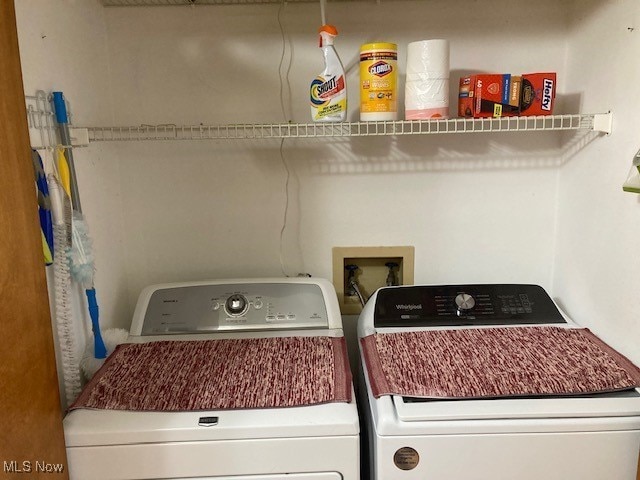 703 Tournament Trl, Cortland, OH 44410 - laundry area featuring laundry area and washer and dryer