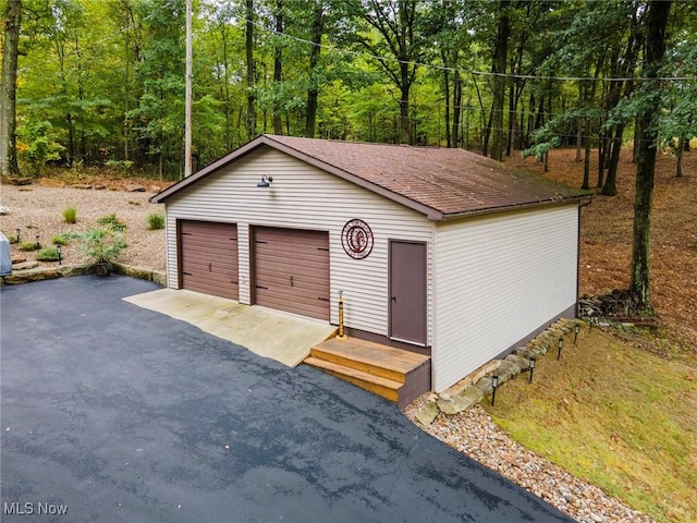 view of detached garage