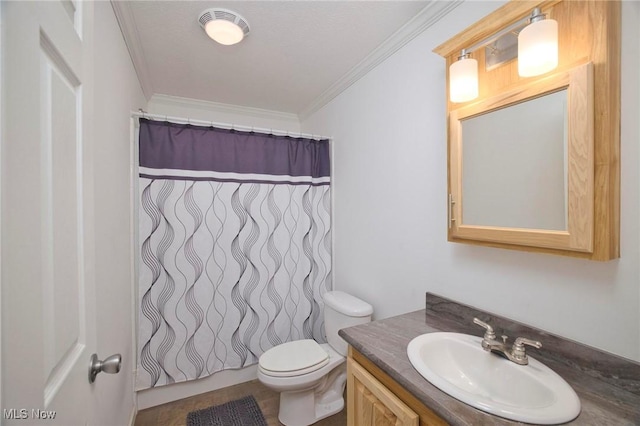 full bath featuring toilet, a shower with curtain, ornamental molding, and vanity