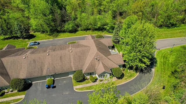 142 Wilcox Rd, Austintown, OH 44515 - aerial view of property and surrounding area featuring a forest