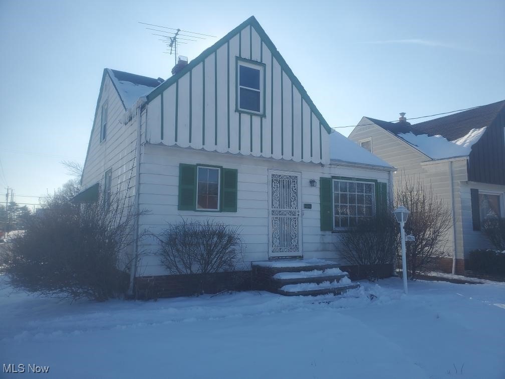 view of front facade with board and batten siding