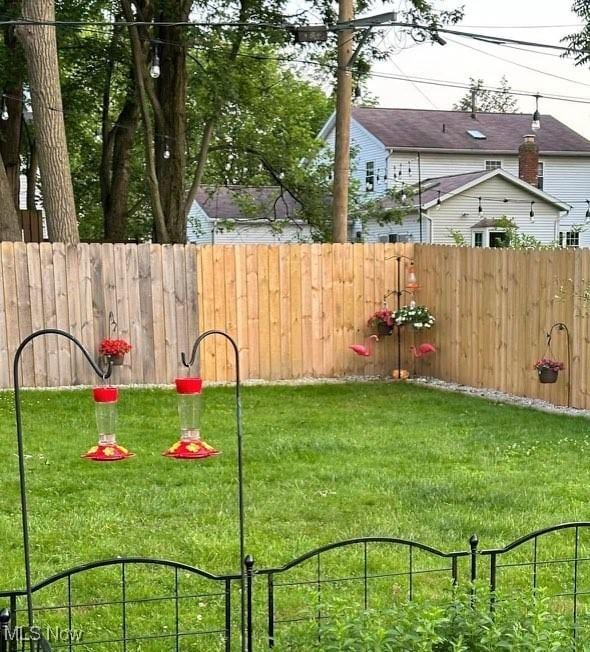 view of yard featuring fence