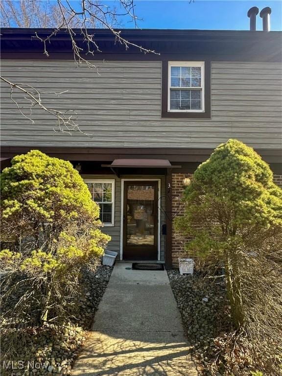 924 Nob Hill Dr Unit 3, Niles, OH 44446 - view of property entrance