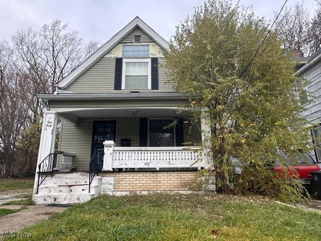 view of front facade featuring a porch