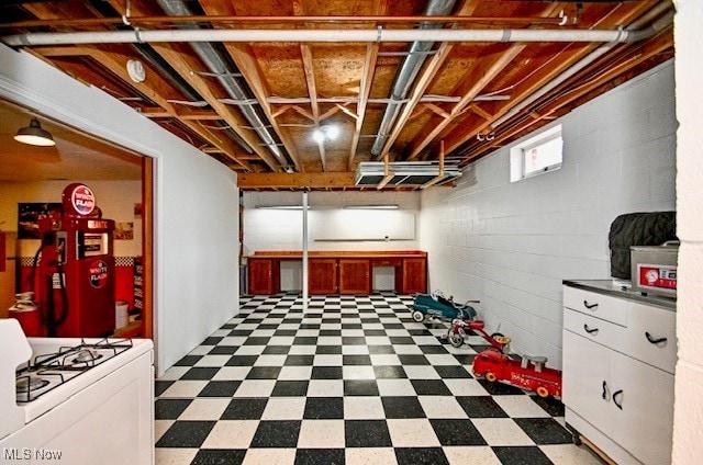 10400 Stoneacre St NW, Canal Fulton, OH 44614 - below grade area with dark flooring