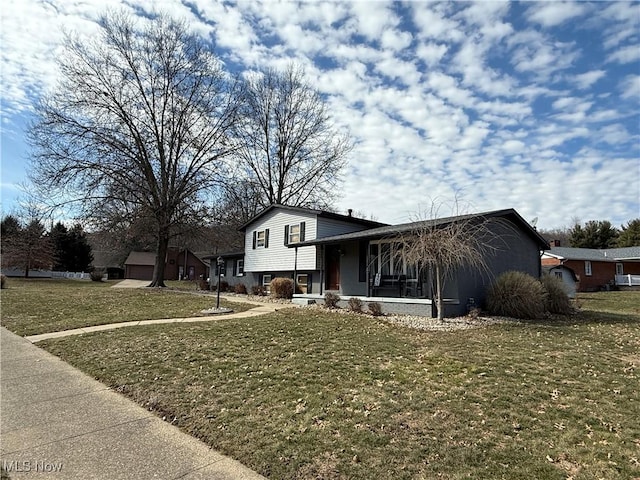 view of front of house featuring a front yard