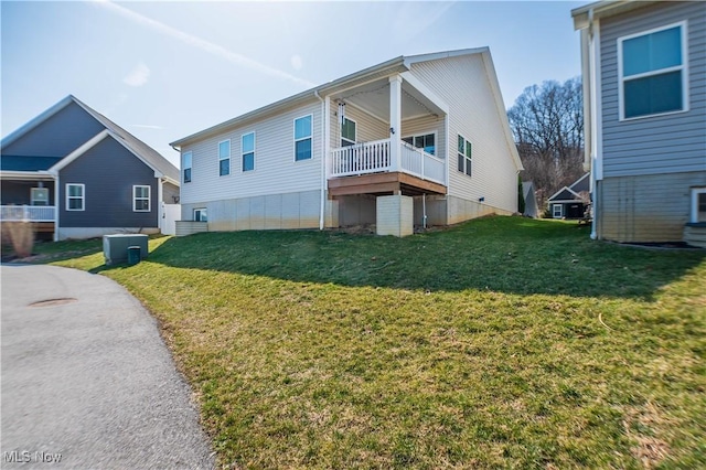 exterior space featuring a yard