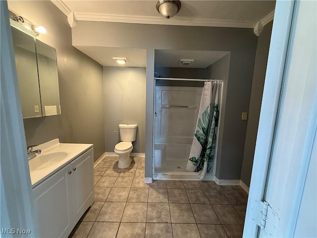 full bath with a shower with shower curtain, tile patterned floors, toilet, and crown molding