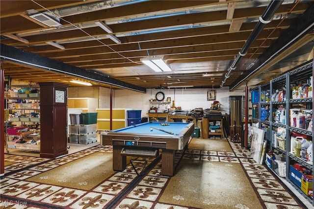 playroom with visible vents and pool table