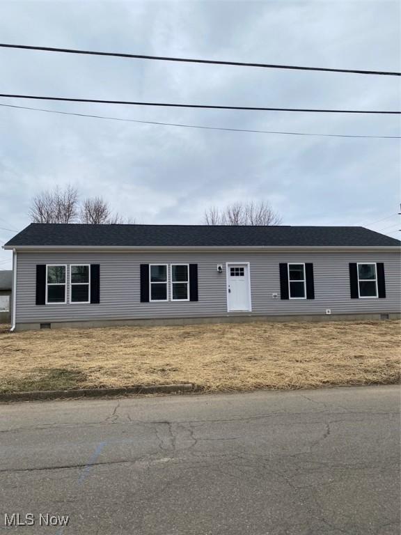 ranch-style house with crawl space