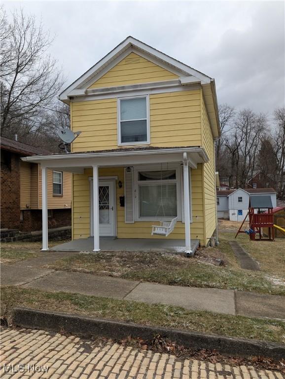 view of front of house with covered porch