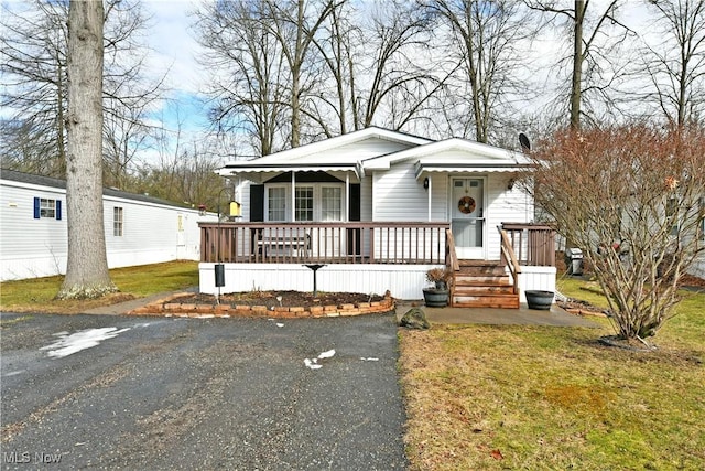 view of front of house with a porch