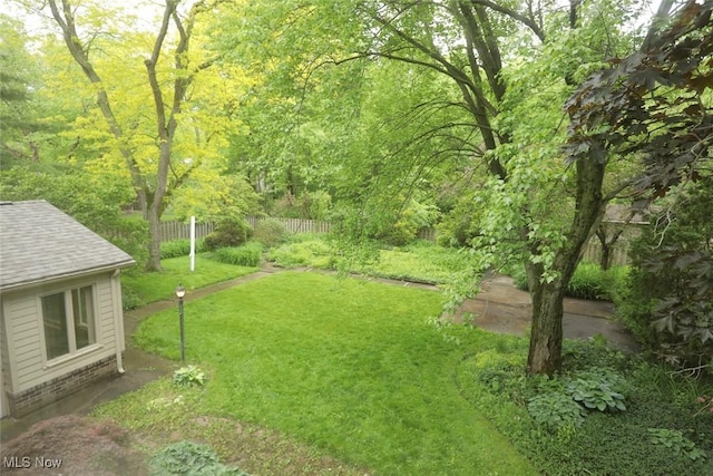 view of yard featuring fence