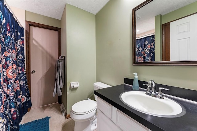 full bathroom with a shower with shower curtain, a textured ceiling, toilet, and vanity