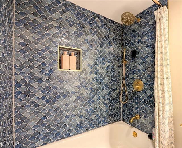 full bath with shower / tub combo