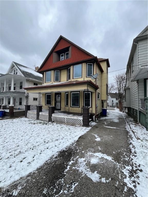 view of front of house featuring covered porch