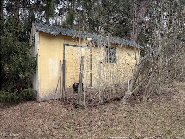 view of outdoor structure with an outdoor structure