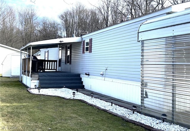 view of front of house with a porch and a front lawn