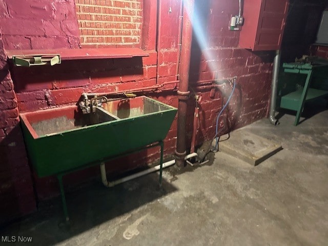 13705 Graham Ave, Cleveland, OH 44112 - interior space featuring concrete floors