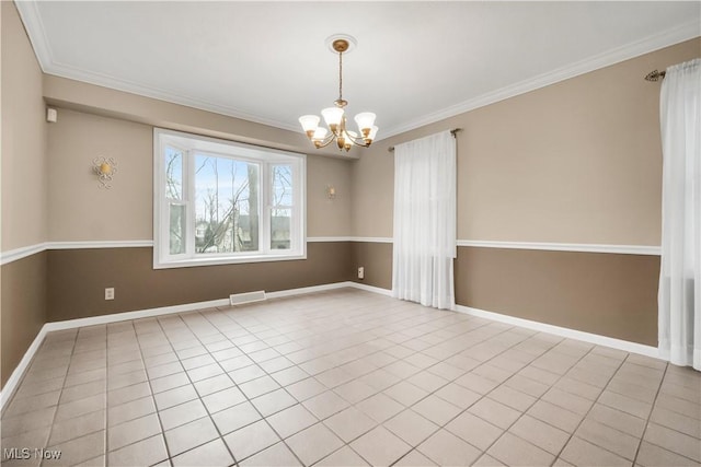 tiled empty room featuring an inviting chandelier, visible vents, baseboards, and crown molding