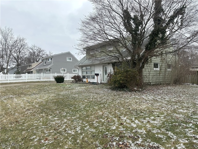 view of yard featuring fence