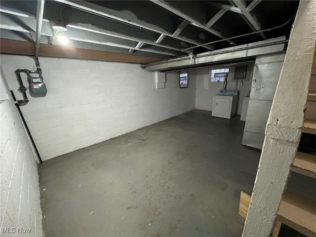 basement with washer / clothes dryer