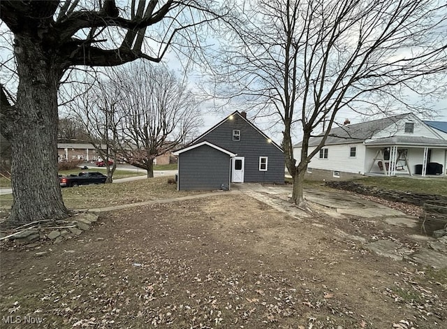 exterior space featuring driveway