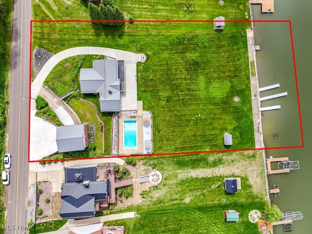 382 E Mohawk Dr, Malvern, OH 44644 - aerial view of property and surrounding area with property boundaries highlighted and a pool